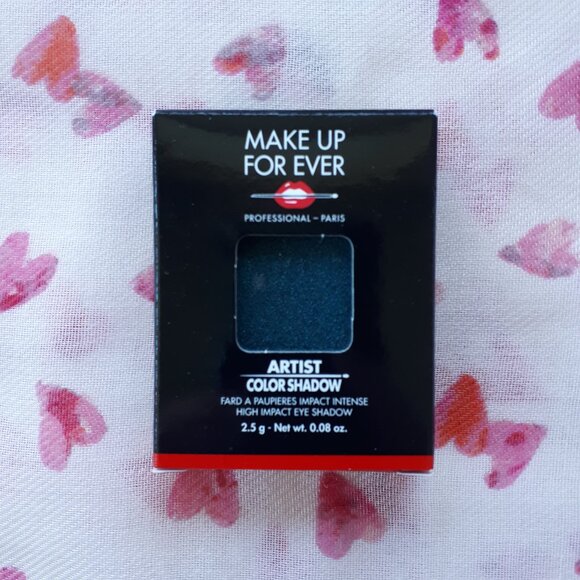 Make Up For Ever: Artist Eyeshadow in ME230 Peacock Blue - Picture 3 of 13